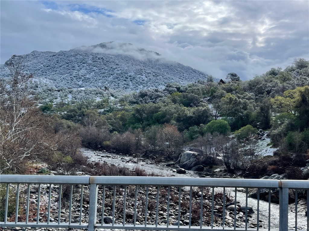 40820 Oak Ridge Drive Three Rivers, CA 93271 - Photo 62 of 65 a view of a fence