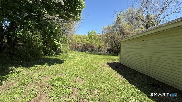 131 Bryden Terrace Hamden, CT 06517 - Photo 3 of 16 a view of yard with green space