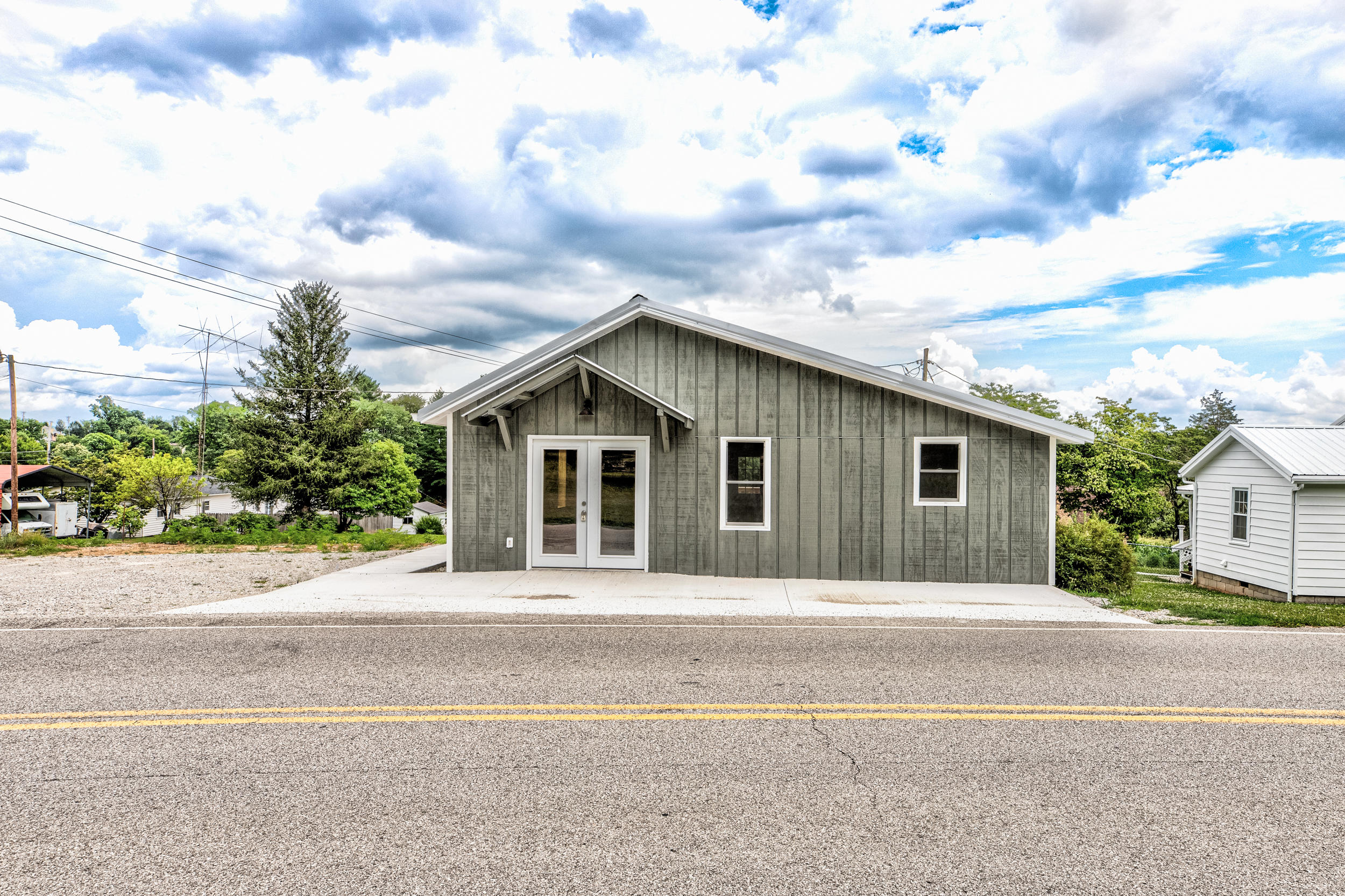 409 Island Ford Road Jacksboro, TN 37757 - Photo 1 of 18 409 Island Ford Rd-1