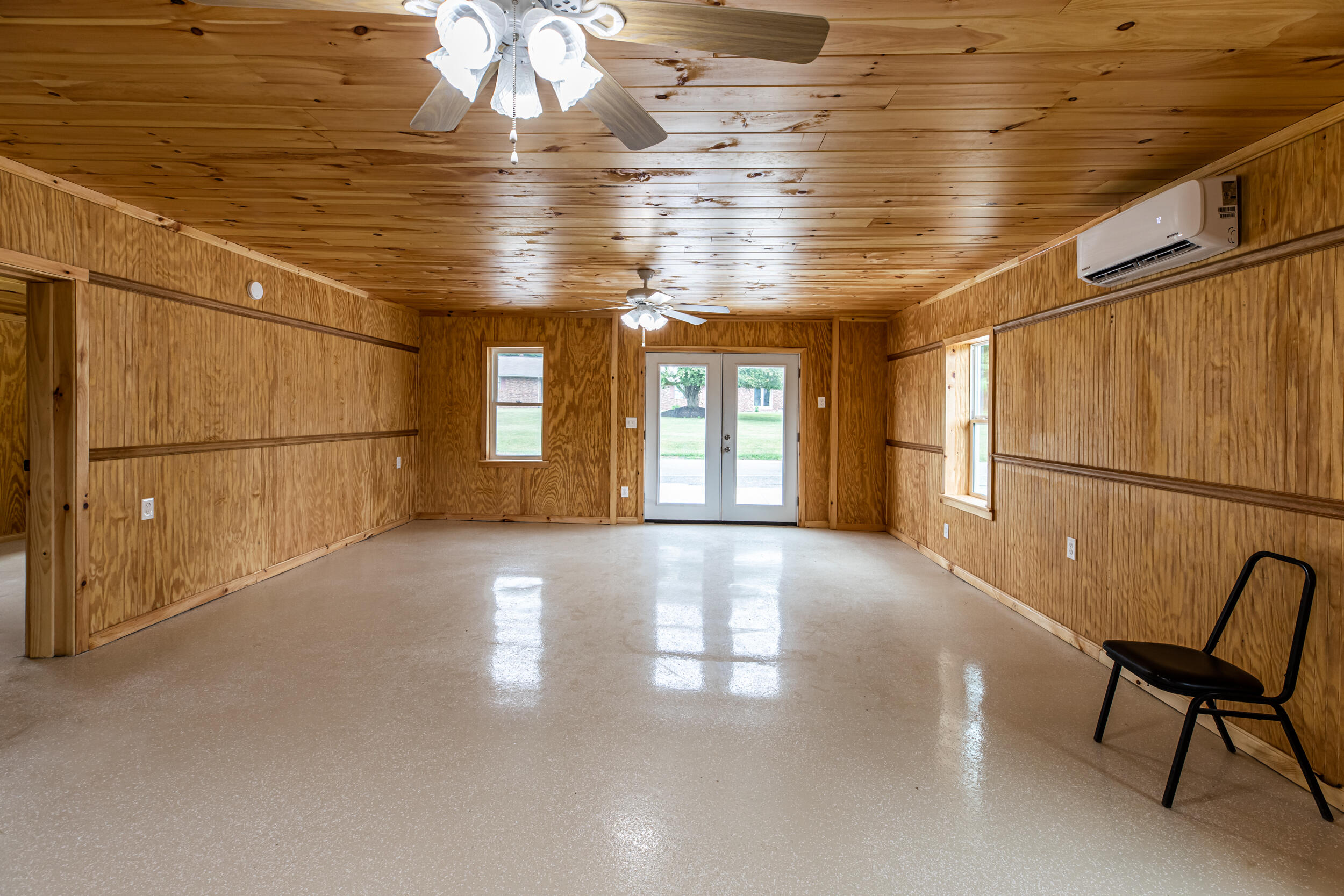 409 Island Ford Road Jacksboro, TN 37757 - Photo 11 of 18 409 Island Ford Rd-7