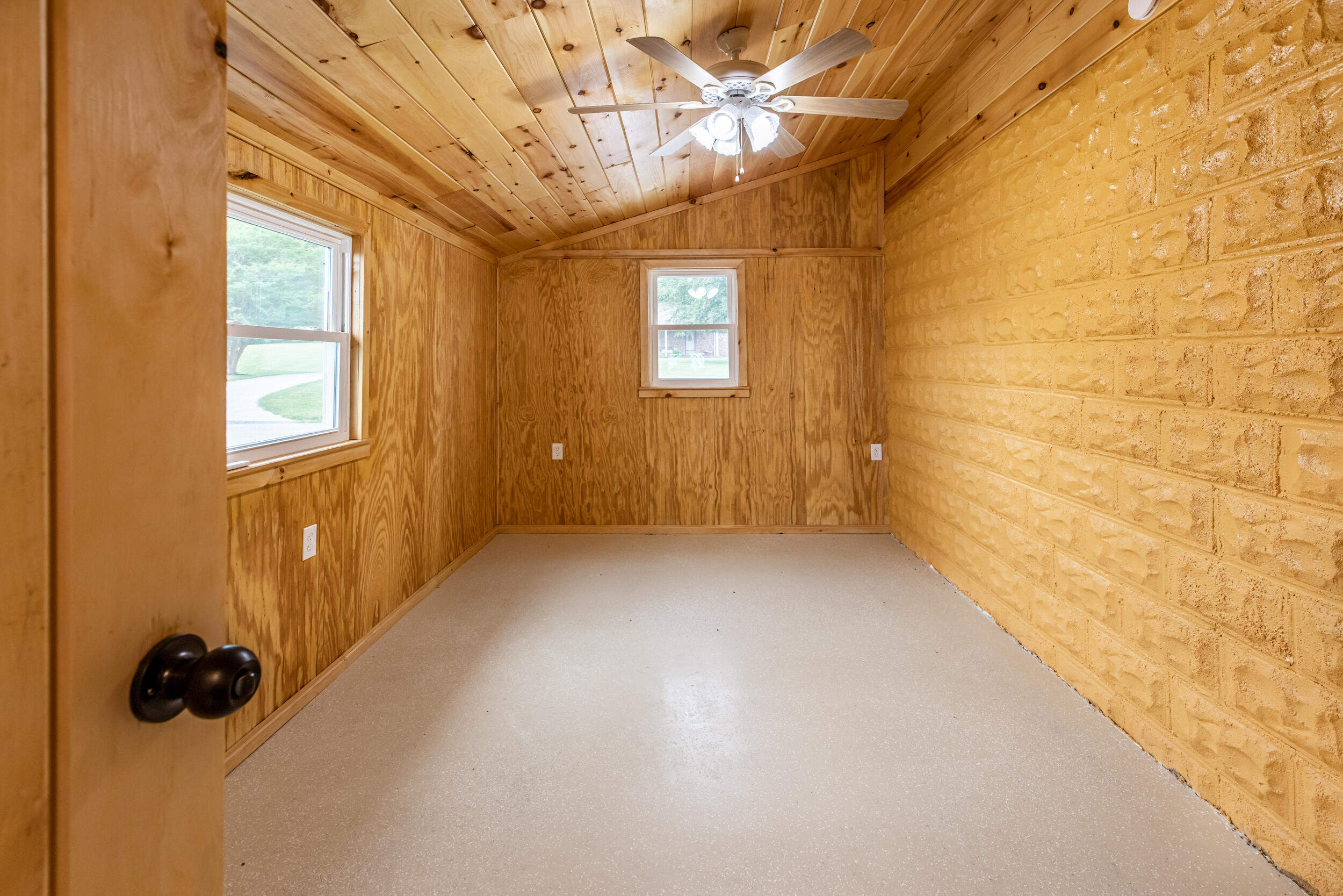 409 Island Ford Road Jacksboro, TN 37757 - Photo 13 of 18 409 Island Ford Rd-9