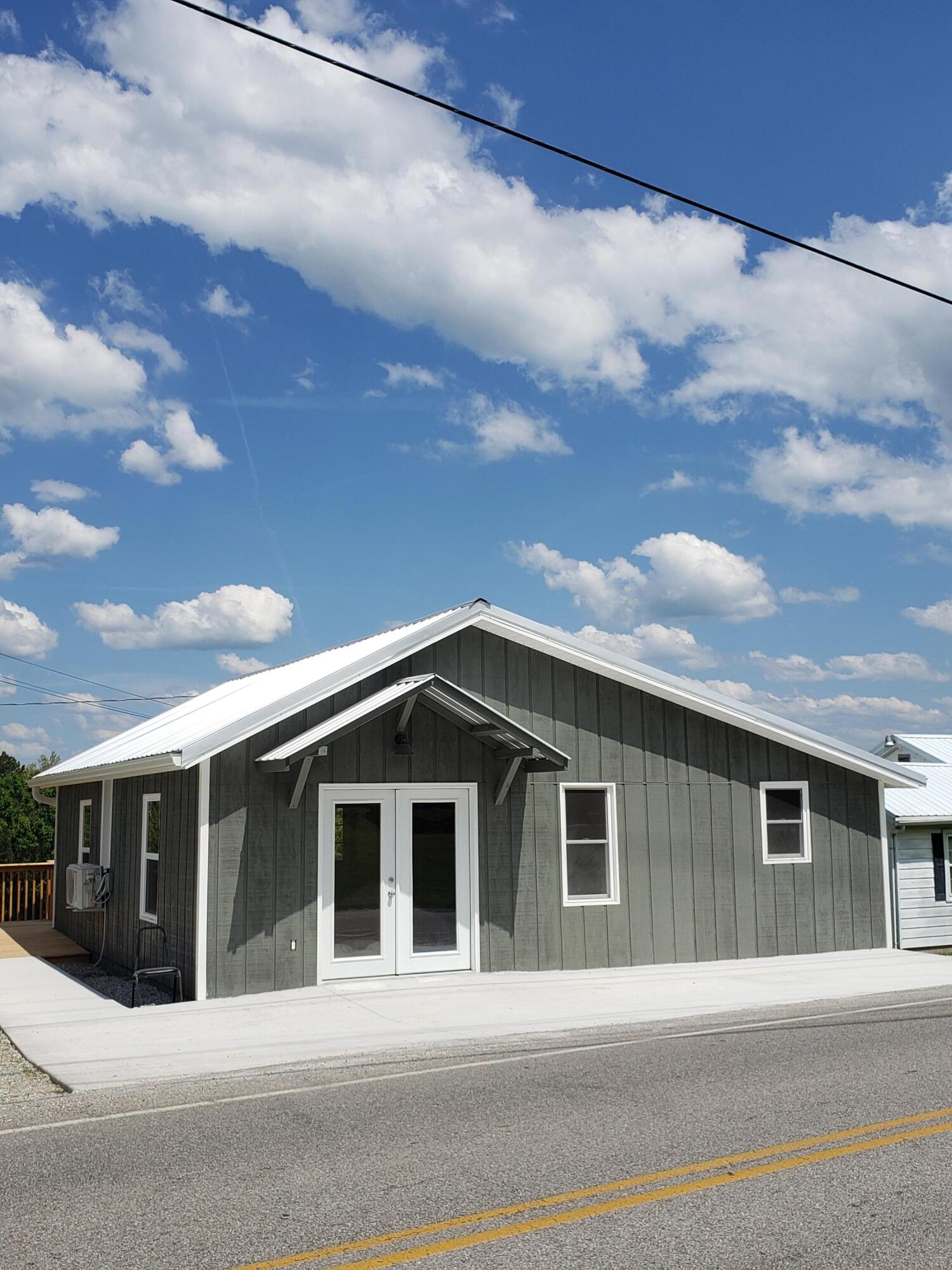 409 Island Ford Road Jacksboro, TN 37757 - Photo 4 of 18 20210520_151501
