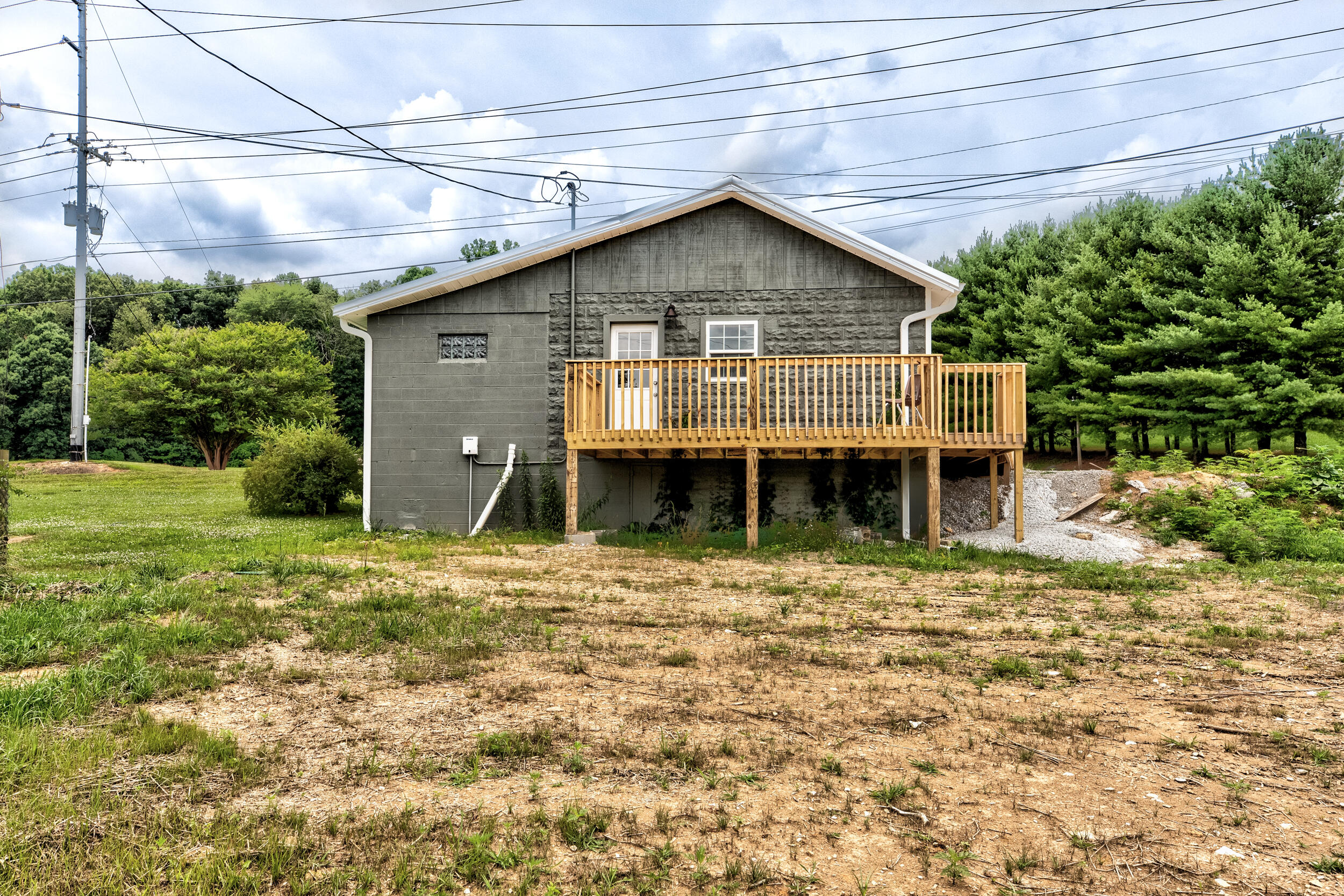 409 Island Ford Road Jacksboro, TN 37757 - Photo 8 of 18 409 Island Ford Rd-4