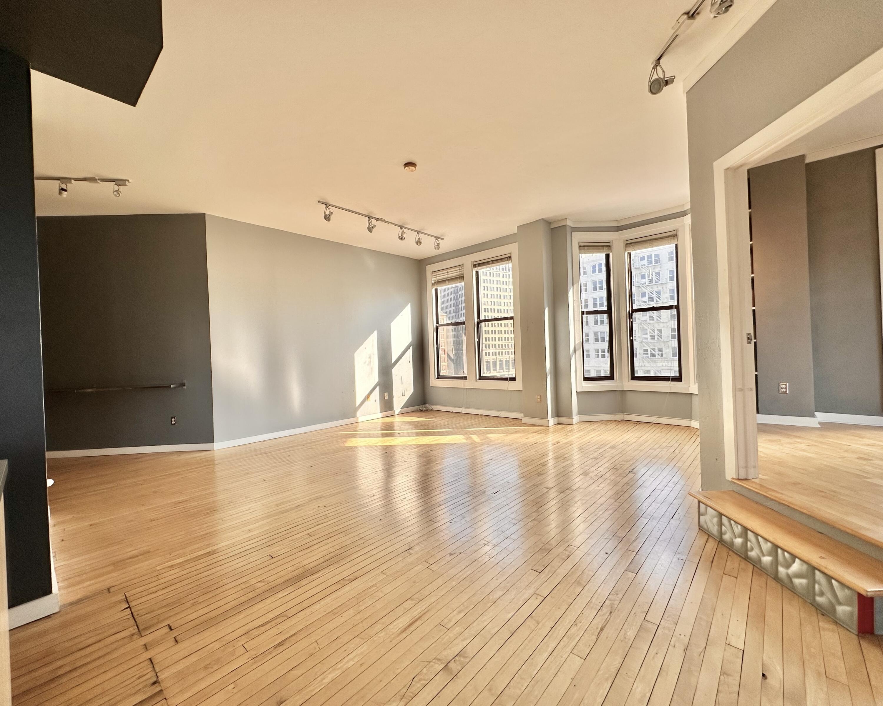 108 West Wells Street, Unit 4D Milwaukee, WI 53203 - Photo 5 of 18 IMG_2173