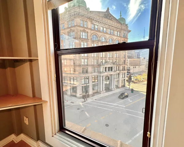 $1,995 | 108 West Wells Street, Unit 4D, Milwaukee, WI 53203