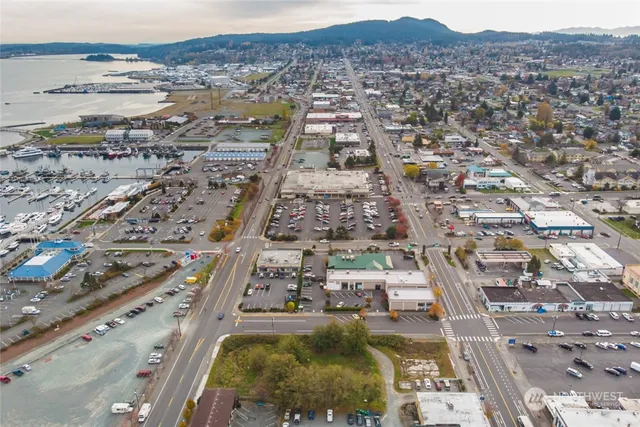 $3,150,000 | 911 Commercial Avenue, Anacortes, WA 98221
