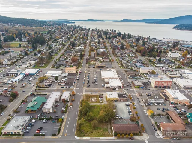 $3,150,000 | 911 Commercial Avenue, Anacortes, WA 98221