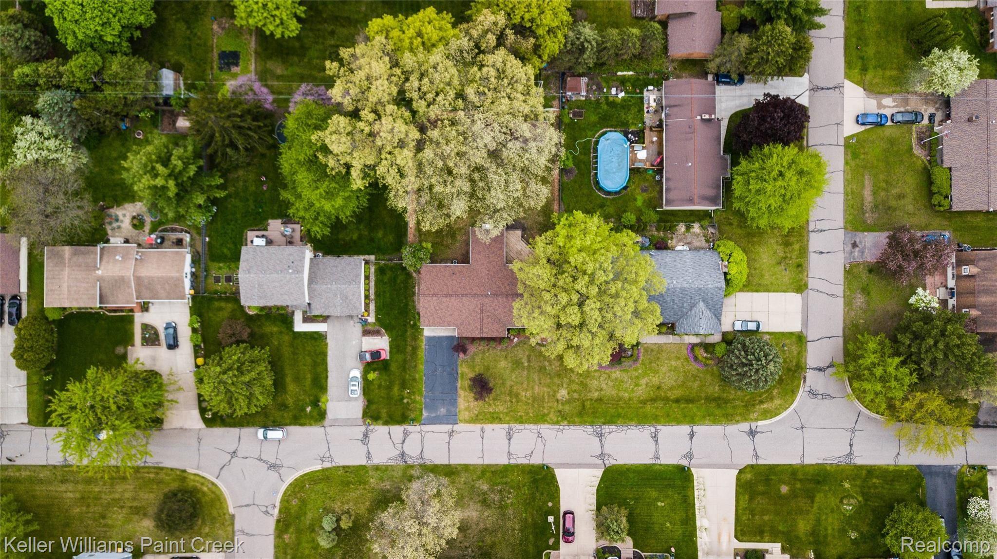 3015 Shewbird Road Wixom, MI 48393 - Photo 2 of 24 DJI_0010.jpg