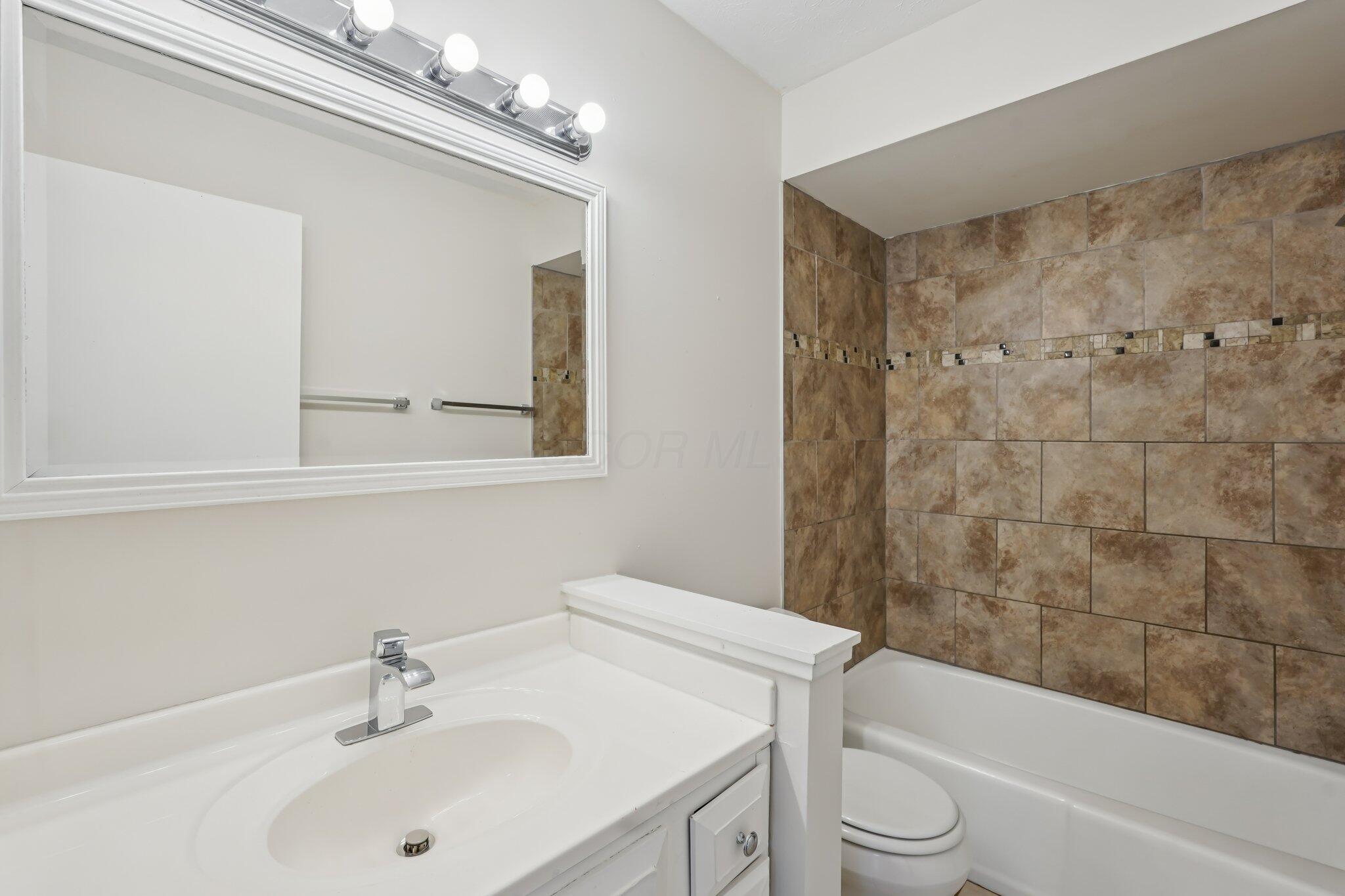 5644 Linworth Road Columbus, OH 43235 - Photo 22 of 31 26-web-or-mls-Linworth Rd-S1702-026