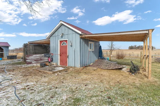 $435,000 | 10886 North US Highway 231, Roachdale, IN 46172