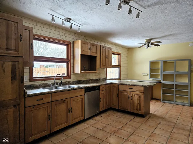 $275,000 | 5211 Kessler Blvd Drive North, Indianapolis, IN 46228