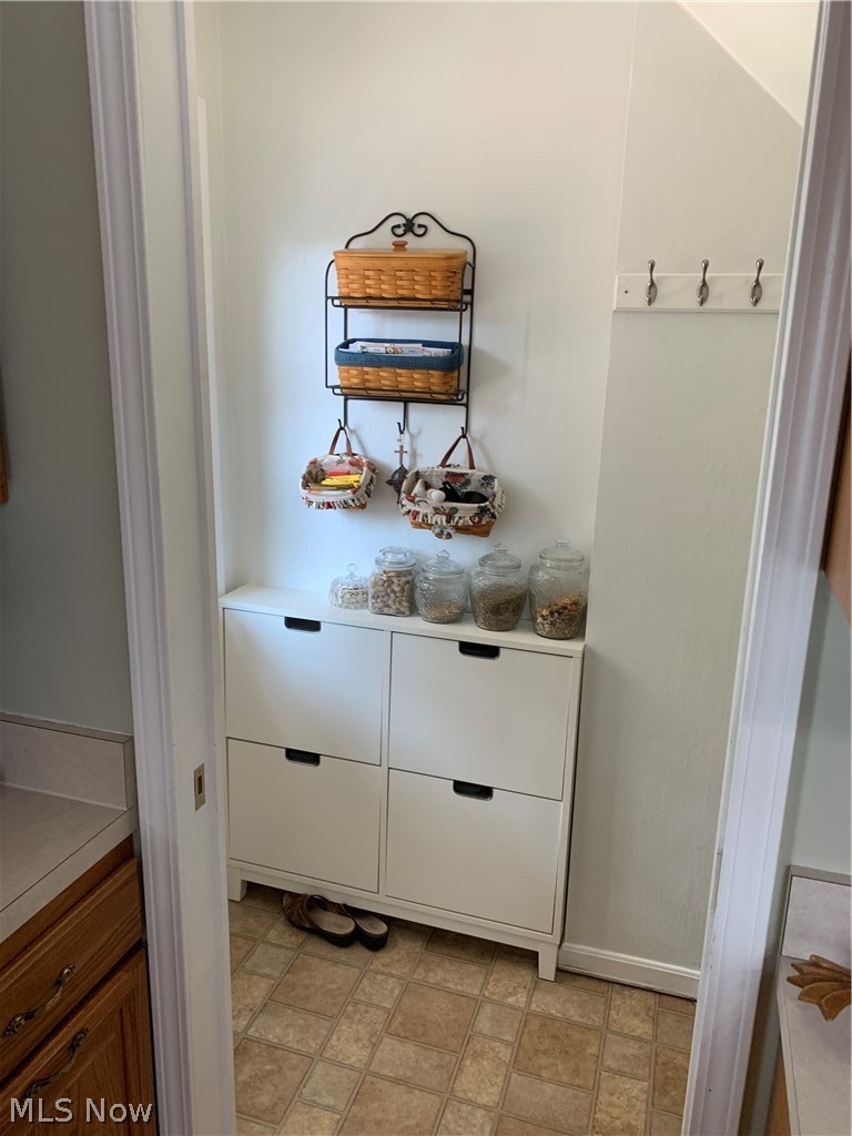 3326 Pickett Road Lorain, OH 44053 - Photo 10 of 28 Gallery Image 10