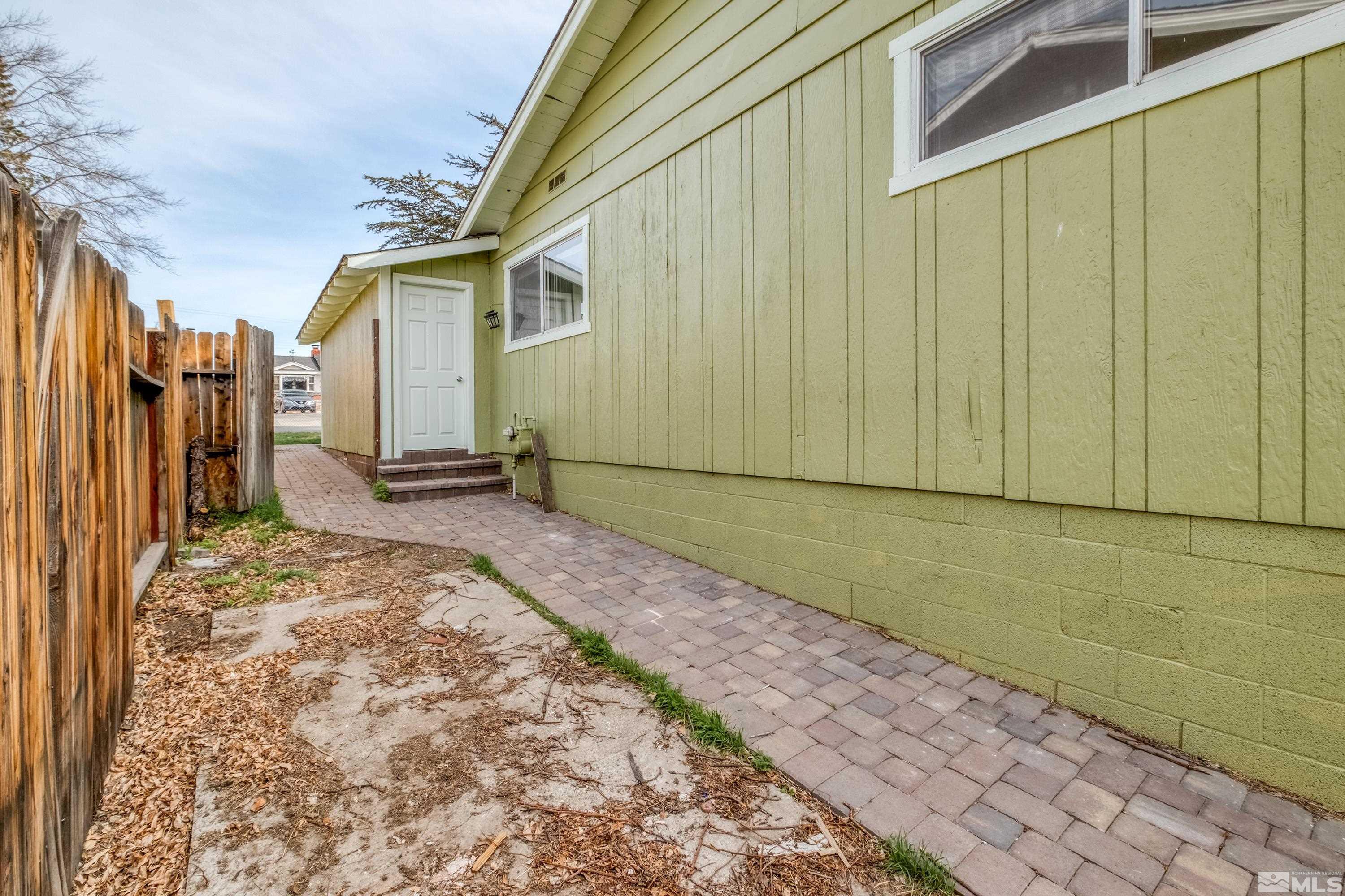 1800 West 6th Street Reno, NV 89503 - Photo 23 of 23 a backyard of a house
