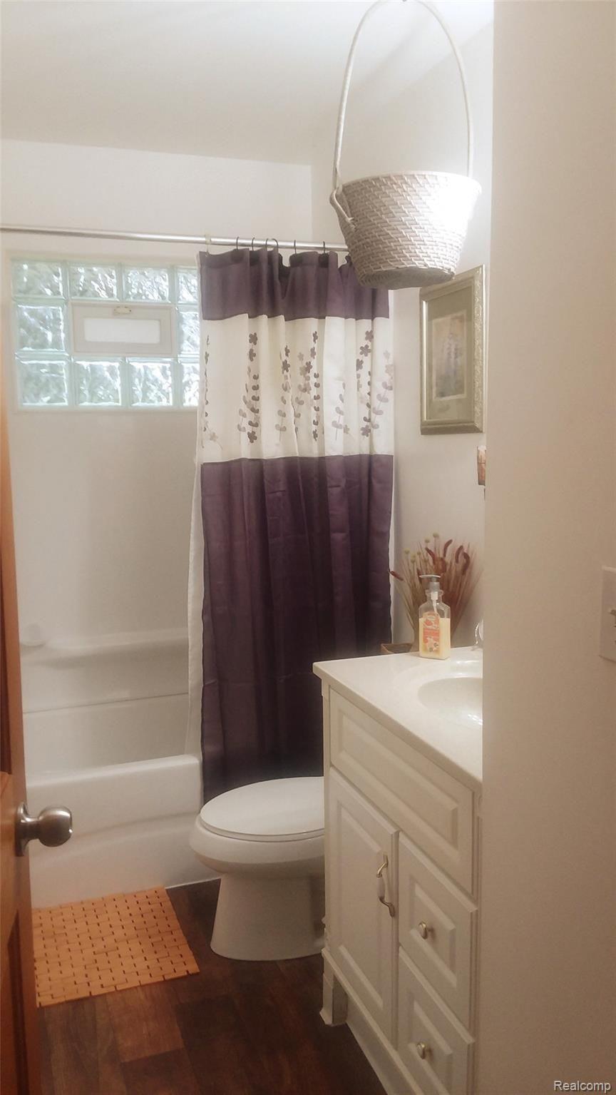 6344 Calkins Road Flint, MI 48532 - Photo 11 of 24 Bathroom.jpg