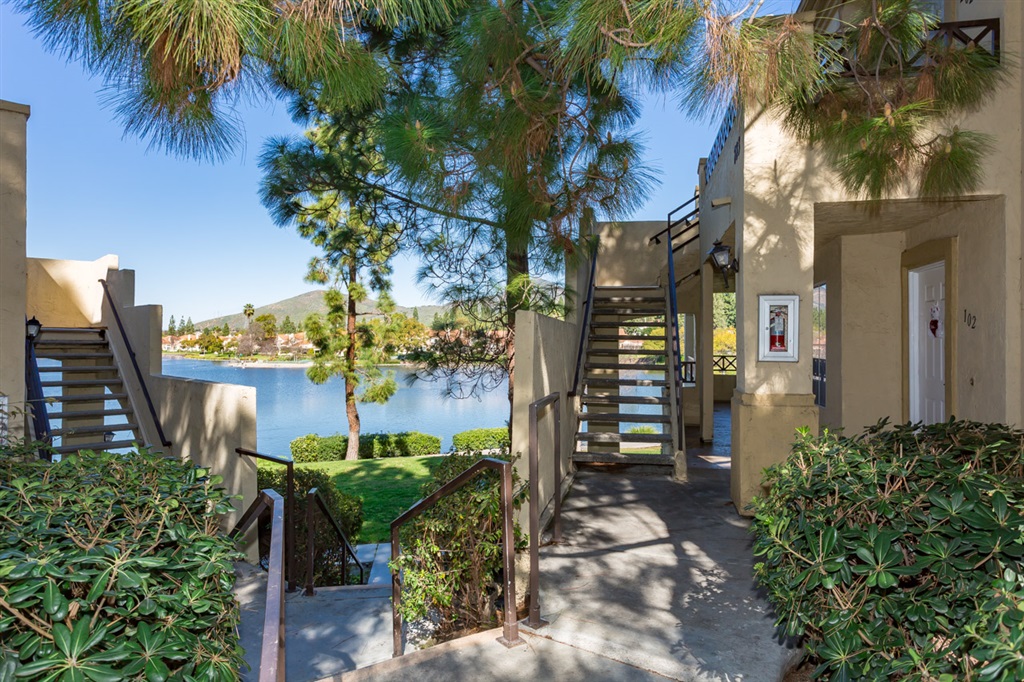 783 Brookstone Road, Unit 200 Chula Vista, CA 91913 - Photo 4 of 25 Gallery Image 4