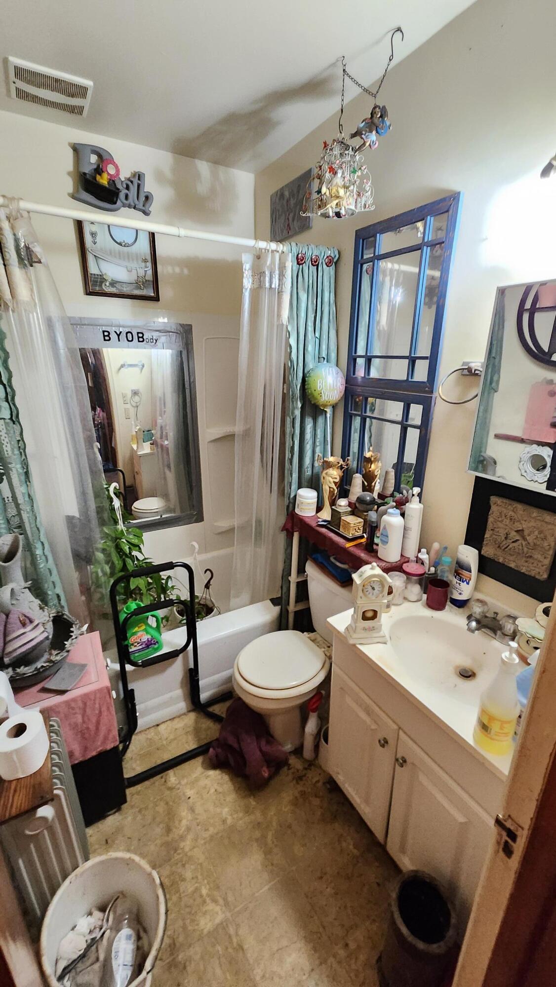 4748 Jackson Street Gary, IN 46408 - Photo 5 of 18 1126x2000