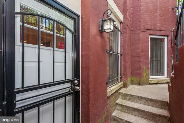 $2,295 | 304 Q Street Northwest, Unit 1, Washington, DC 20001