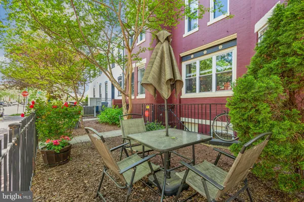 $2,295 | 304 Q Street Northwest, Unit 1, Washington, DC 20001