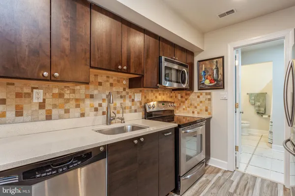 $2,295 | 304 Q Street Northwest, Unit 1, Washington, DC 20001