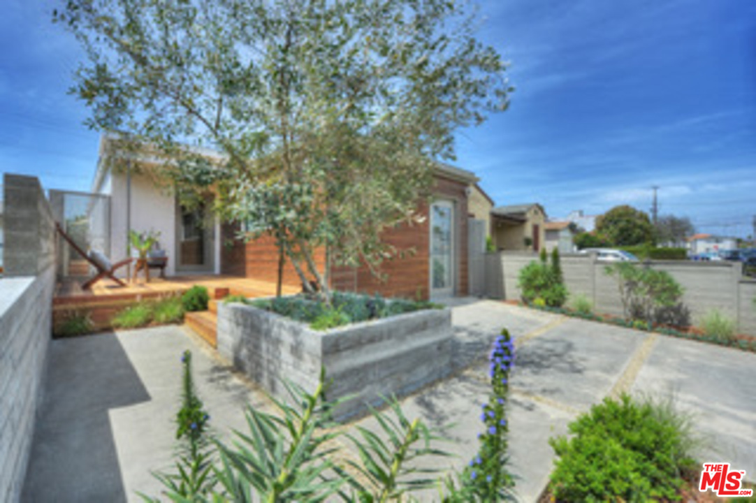 4039 Alla Road Los Angeles, CA 90066 - Photo 2 of 25 Gallery Image 2