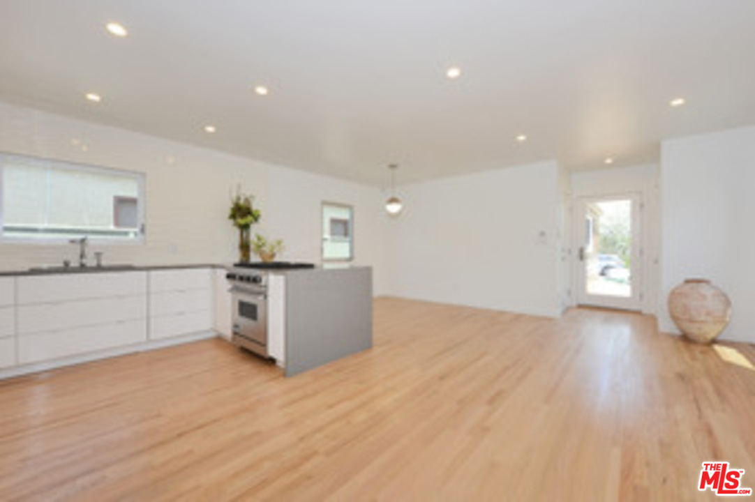 4039 Alla Road Los Angeles, CA 90066 - Photo 11 of 25 Gallery Image 11