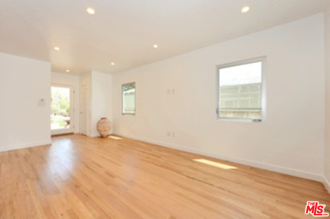 4039 Alla Road Los Angeles, CA 90066 - Photo 4 of 25 Gallery Image 4