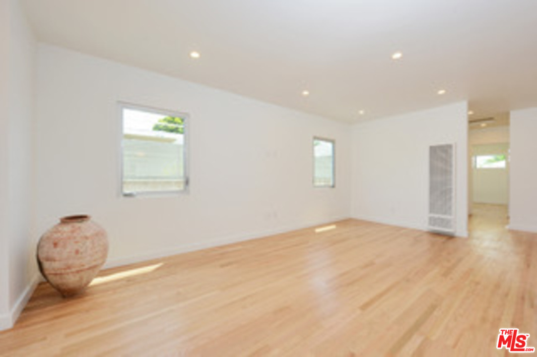 4039 Alla Road Los Angeles, CA 90066 - Photo 6 of 25 Gallery Image 6