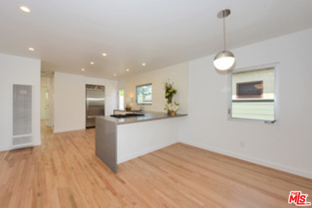 4039 Alla Road Los Angeles, CA 90066 - Photo 7 of 25 Gallery Image 7