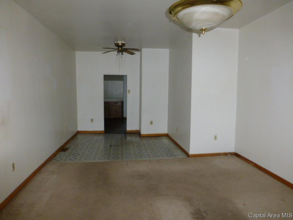 2034 Clay Street Springfield, IL 62703 - Photo 3 of 11