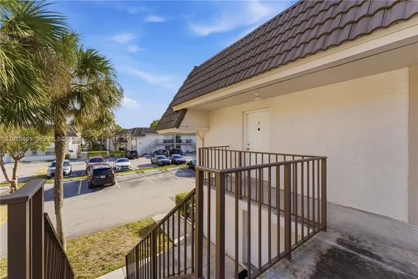 $2,100 | 6921 Southwest 129th Avenue, Unit 5, Miami, FL 33183