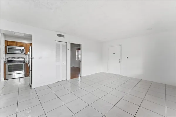 $2,100 | 6921 Southwest 129th Avenue, Unit 5, Miami, FL 33183