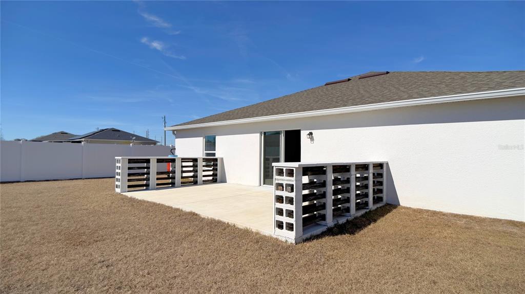 13574 Southwest 47th Circle Ocala, FL 34473 - Photo 4 of 25 a view of a big room with wooden fence