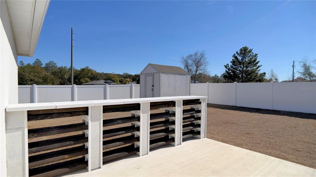 13574 Southwest 47th Circle Ocala, FL 34473 - Photo 5 of 25 a view of a backyard