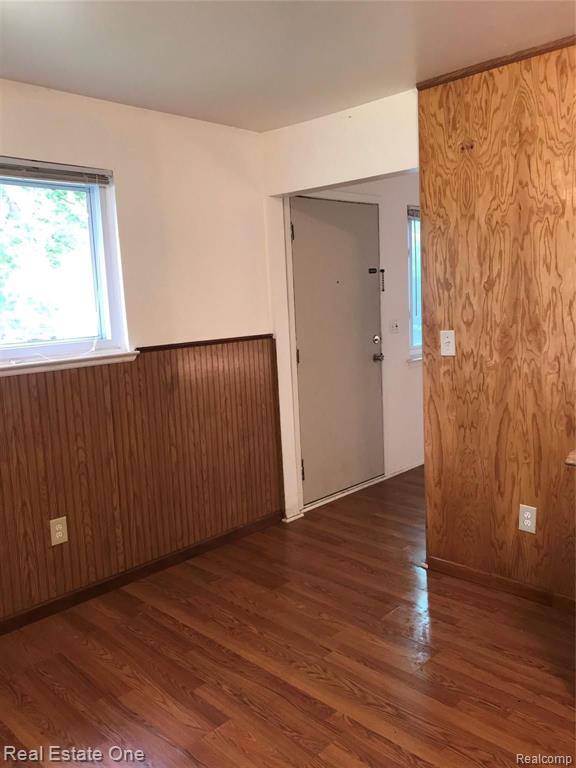 20796 Doepfer Road Warren, MI 48091 - Photo 4 of 18