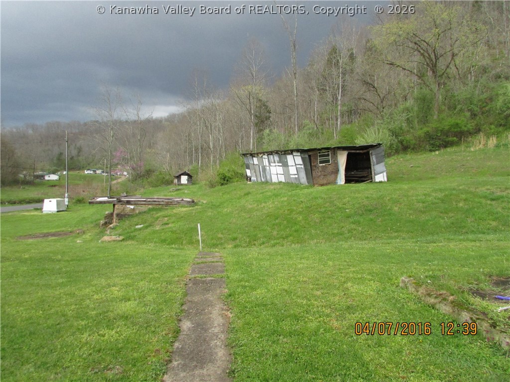 3937 North Grapevine Road Charleston, WV 25320 - Photo 16 of 26 Gallery Image 16