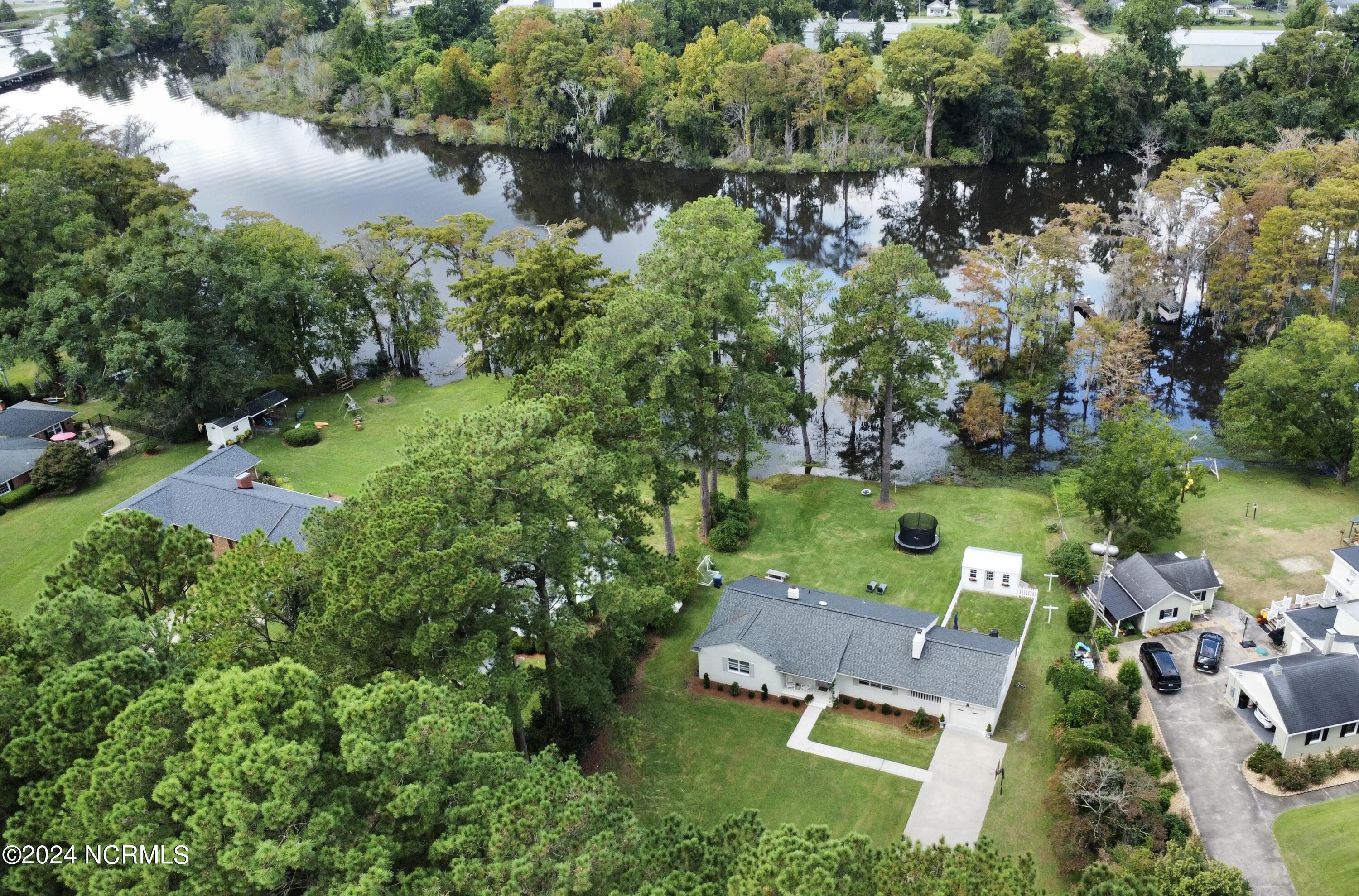 141 Honey Pod Farm Road Washington, NC 27889 - Photo 7 of 31 dji_fly_20240925_123300_101_172728202818