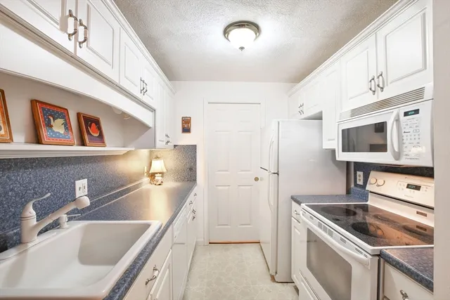 $364,000 | 48 Highview Drive, Unit 48, Sandwich, MA 02563