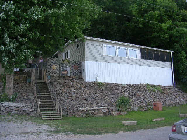 2 # 2 Ropers Landing Golconda, IL 62938 - Photo 3 of 30 Gallery Image 3