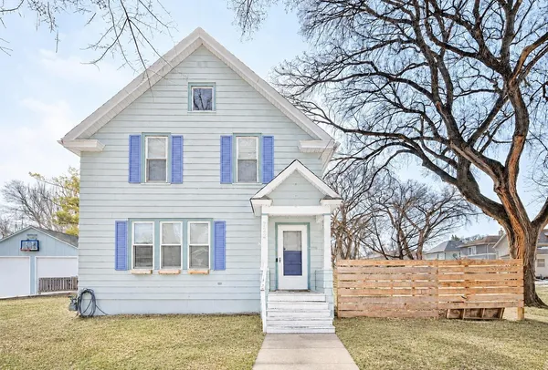 $279,000 | 722 9th Avenue North, Fargo, ND 58102