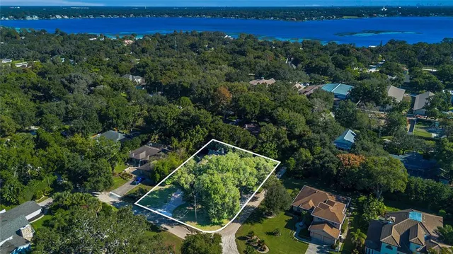 $895,000 | 299 West 4th Avenue, Windermere, FL 34786