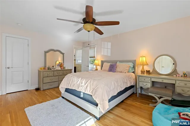 $1,100,000 | 3 Old Farm Road, Verona, NJ 07044