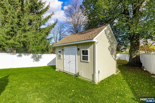 $1,100,000 | 3 Old Farm Road, Verona, NJ 07044