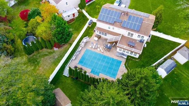 $1,100,000 | 3 Old Farm Road, Verona, NJ 07044