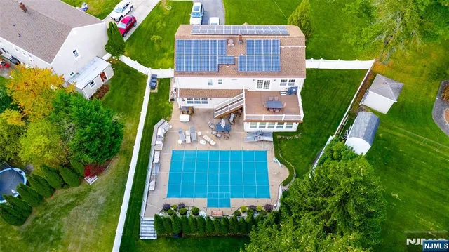 $1,100,000 | 3 Old Farm Road, Verona, NJ 07044