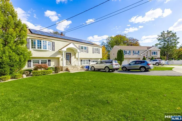 $1,100,000 | 3 Old Farm Road, Verona, NJ 07044