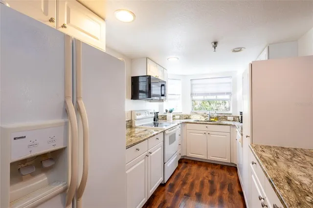 $275,000 | 21107 Fountain View Lane, Unit 5201, Lutz, FL 33558