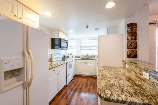 $275,000 | 21107 Fountain View Lane, Unit 5201, Lutz, FL 33558