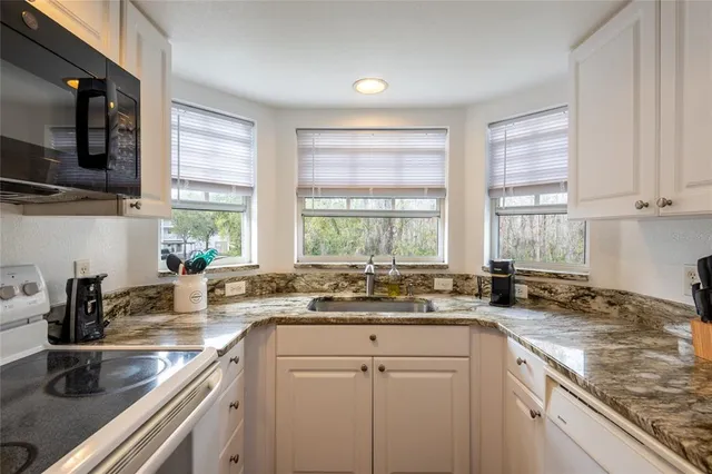 $275,000 | 21107 Fountain View Lane, Unit 5201, Lutz, FL 33558