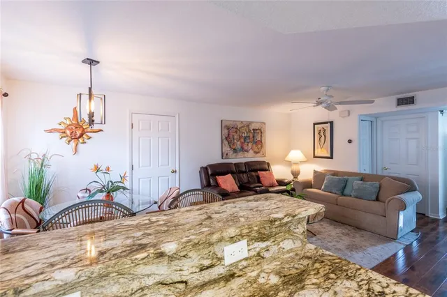 $275,000 | 21107 Fountain View Lane, Unit 5201, Lutz, FL 33558