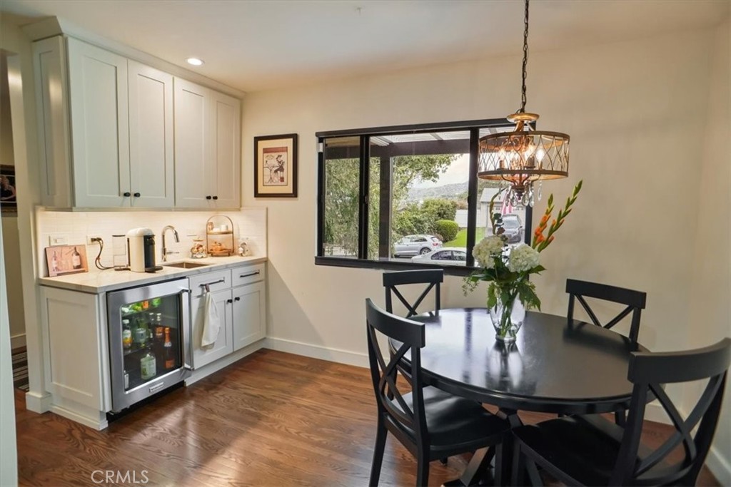 606 Uclan Drive Burbank, CA 91504 - Photo 7 of 18 a very nice looking dining room with a table and chairs